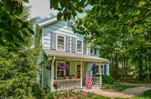 17 Hillcrest Ave, Gladstone, NJ 07934-2013