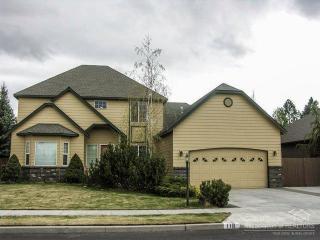 110 Airpark Dr, Bend, OR 97702-2491