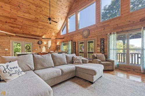 151 Cedar Dr, Mayfield, GA 31087-6406