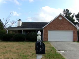 35 Creekside Trl, Porterdale, GA 30016-2548
