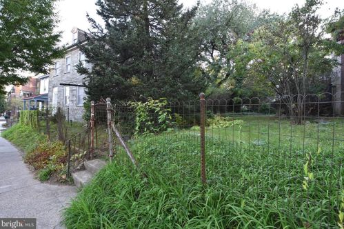 8226 Germantown Ave, Philadelphia, PA 19118-3402
