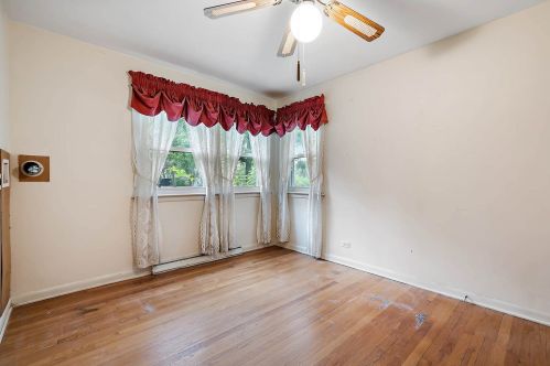241 Coe Rd, Willowbrook IL  60514-1006 exterior