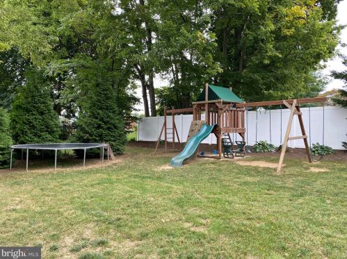 417 Lampeter Rd, Lancaster PA 17602-1717 exterior