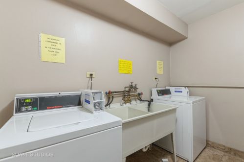 17504 Sandalwood Dr, Tinley Park, IL 60477-6921