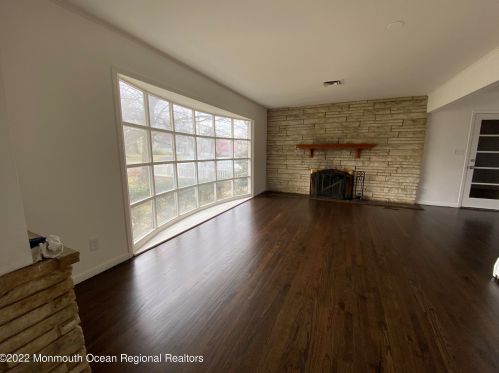 28 New Monmouth Rd, Middletown NJ  07748-2116 exterior