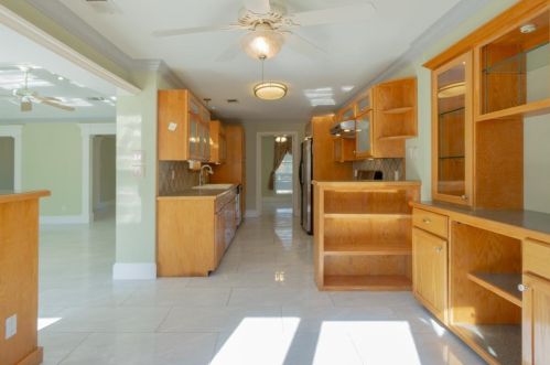 510 Mayfield Ave, Garland TX  75041-5041 exterior