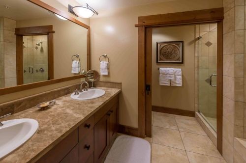 8001 Northstar Dr, Truckee CA  96161-4253 exterior