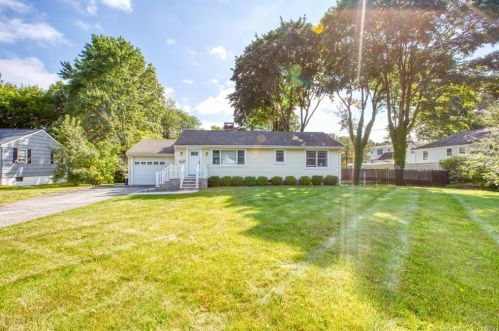 16 Lloyd Rd, Norwalk CT  06850-1908 exterior