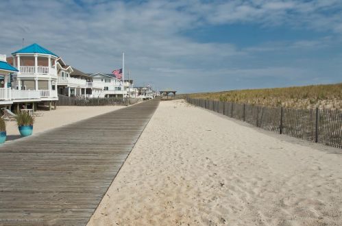 126 Virginia Ave, Lavallette NJ 08735-2439 exterior