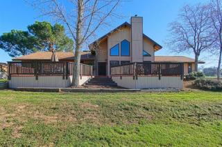 26517 Auberry Rd, Clovis, CA 93619-9614