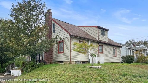67 Burlington Ave, Leonardo, NJ 07737-1433
