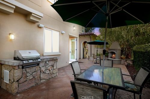 196 Vintage, Irvine CA  92620-2864 exterior