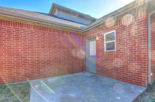 1320 Riley Dr, Carrollton TX 75007-1140 exterior