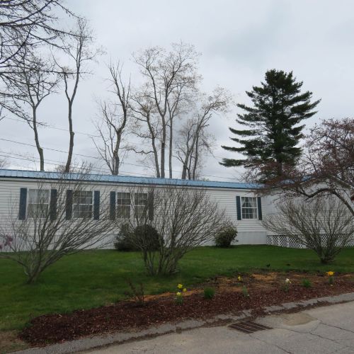 1 Moonshine Dr, Belmont, NH 03220-4008