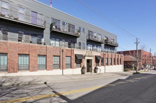 200 Highland Ave, Atlanta GA  30307-5605 exterior