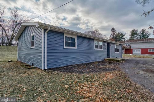 605 Spring Garden St, Carlisle PA  17013-9264 exterior