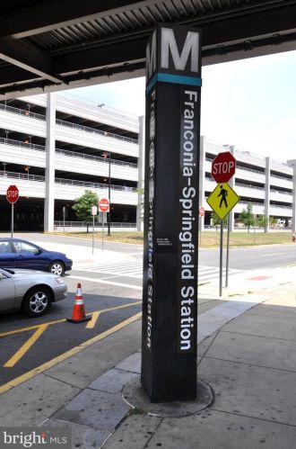 9270 Sprucewood Rd, Springfield VA  22015-3559 exterior