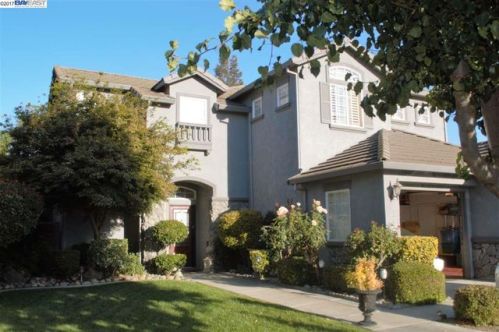 1930 Zoe Ln, Manteca, CA 95336-7034