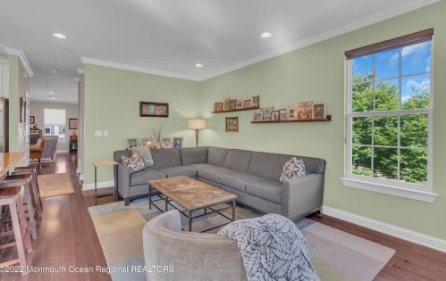 333 Princeton Ct, Tinton Falls NJ  07702-4058 exterior