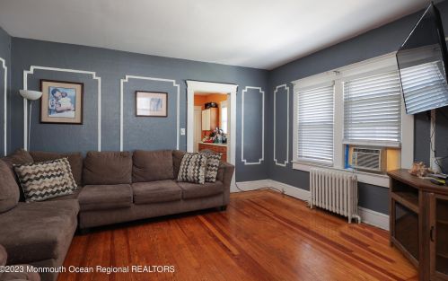 11 Rdg Ave, Tinton Falls NJ 07712-6746 exterior