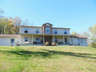 184 Middle Rd, West Nanticoke PA  18634-3715 exterior