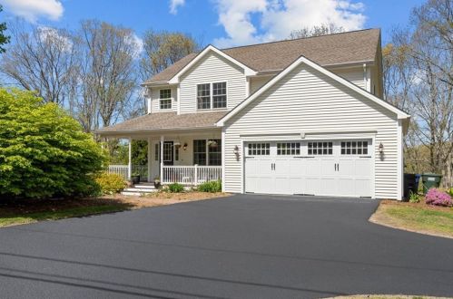 31 Wildflower Dr, Westerly, RI 02891-3825