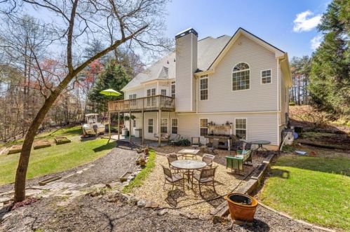 5804 Stratford Dr, Gainesville, GA 30506-3445