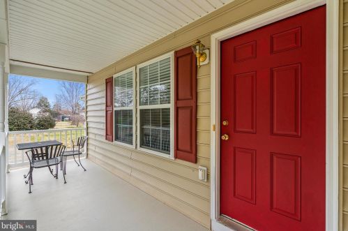 7217 5th St, Remington, VA 22734-2126