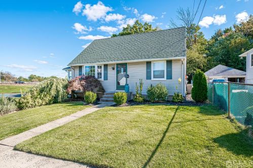 135 Corey St, Perth Amboy, NJ 08863-2006