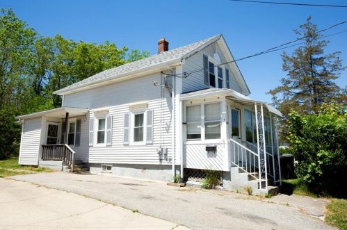 40 Read Ave, Coventry, RI 02816-7365