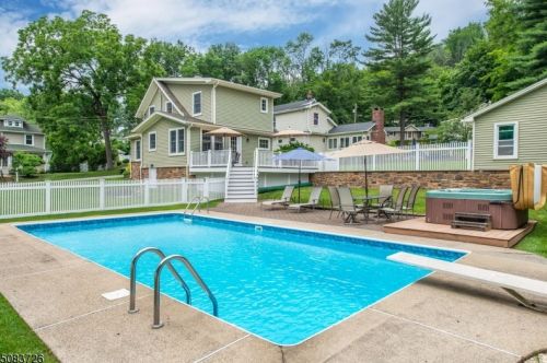 22 Station Rd, Parsippany, NJ 07834-2465