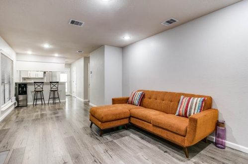 5725 Cancun Dr, Fort Worth TX  exterior