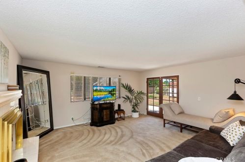 2662 Sovereign Way, Riverside CA  92506-5120 exterior