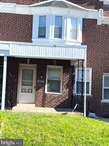 5925 4th St, Philadelphia, PA 19120-1821