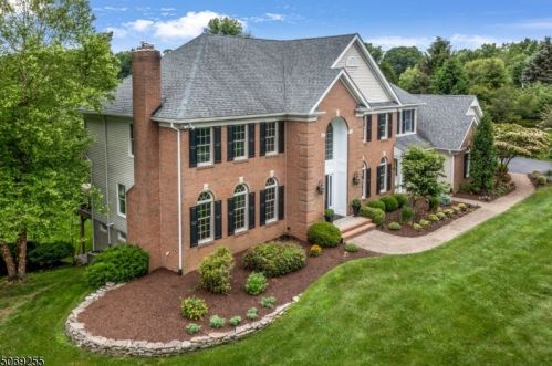 17 Pine Pl, Annandale, NJ 08801-2031