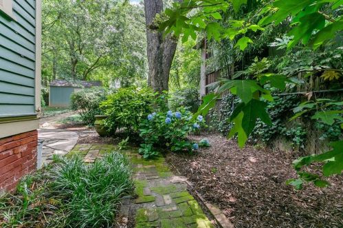 1094 Colquitt Ave, Atlanta GA  30307-1945 exterior
