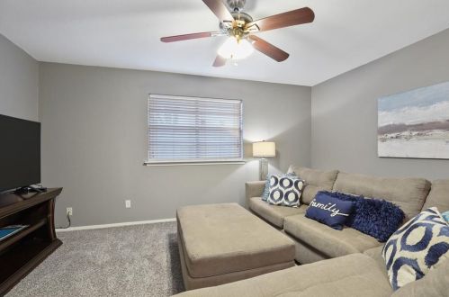 1413 Kingsbridge Dr, Garland TX 75040-3512 exterior