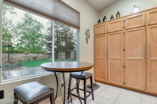 1267 Fitzgerald Rd, Simi Valley CA 93065-4480 exterior