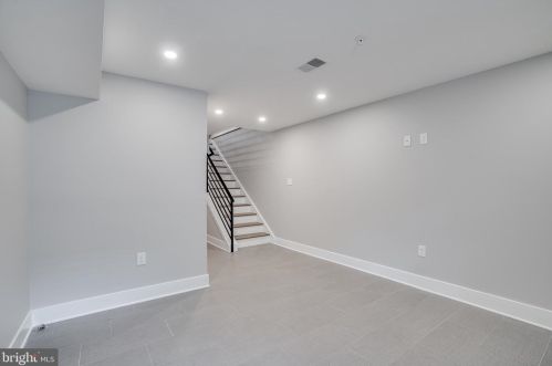517 Mckean St, Philadelphia PA  19148-2530 exterior