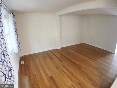8153 Crystal Creek Ct, Springfield VA  22153-3706 exterior