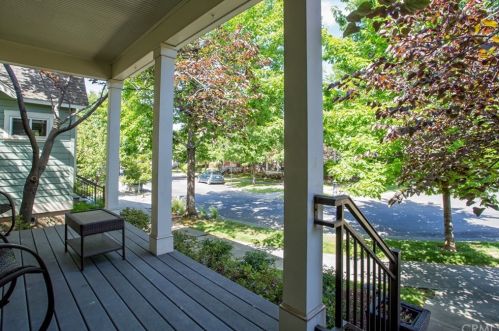 2393 England St, Chico, CA 95928-9426
