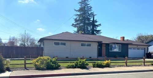 1109 Allen St, Valley Home, CA 95361-2859