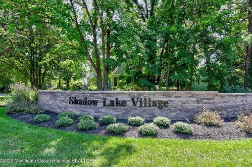 15 Manchester Ct, Tinton Falls NJ 07701-5493 exterior