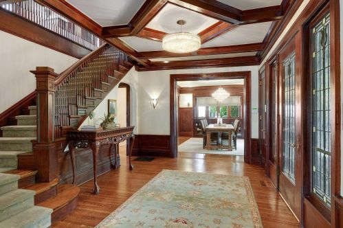 2504 Euclid Pl, Minneapolis, MN 55405-2471