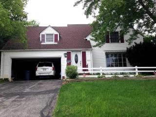 23585 Wimbledon Rd, Cleveland OH  44122-3165 exterior