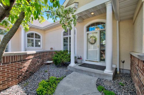16827 49th Pl, Minneapolis MN  55446-1700 exterior