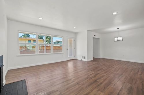 11609 Atkinson Ave, Hawthorne CA  90250-1827 exterior