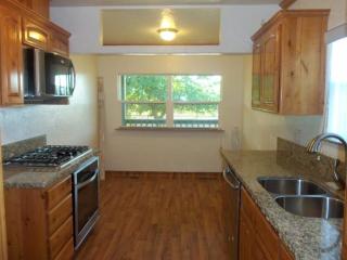 15555 Watson St, Madera, CA 93638-2322