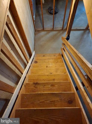 116 Kinsman View Cir, Silver Spring MD 20901-1661 exterior