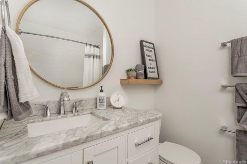 7397 Tamarac St, Englewood CO 80112-1836 exterior